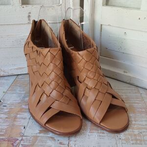 Corso Como Salem Woven Leather Peep Toe Block Heel Sandals Size 9 Made In Brazil